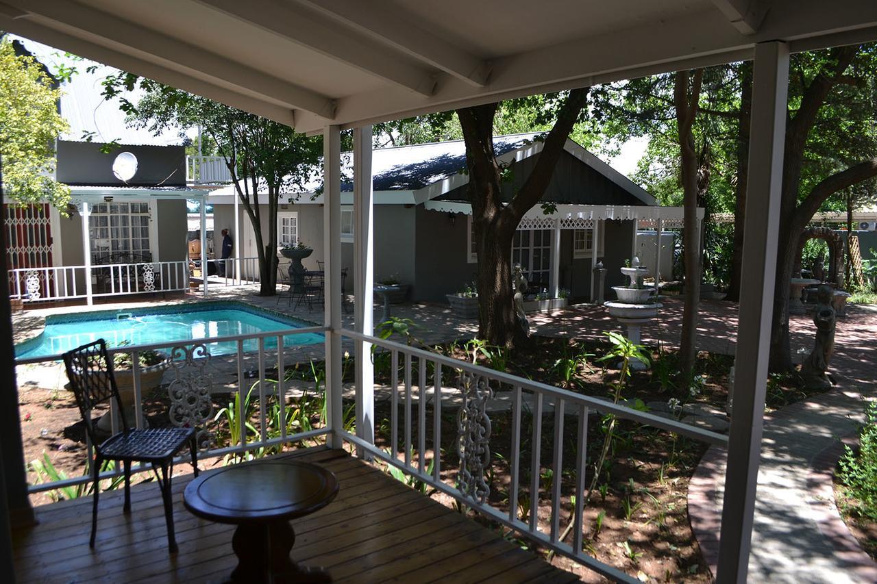 Hobbit Boutique Hotel บลูมฟอนเทน ภายนอก รูปภาพ